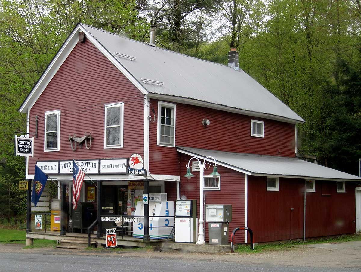 A photo of the front of the Ripton Country Store in Vermont